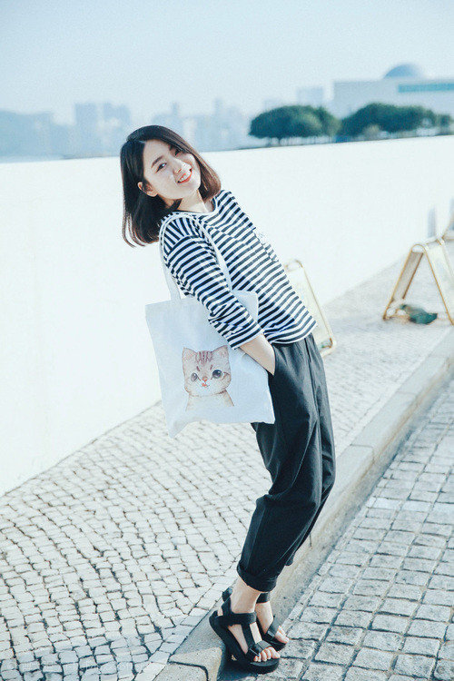 最新足球资料：女足比赛中的团队精神！，女足主力队员