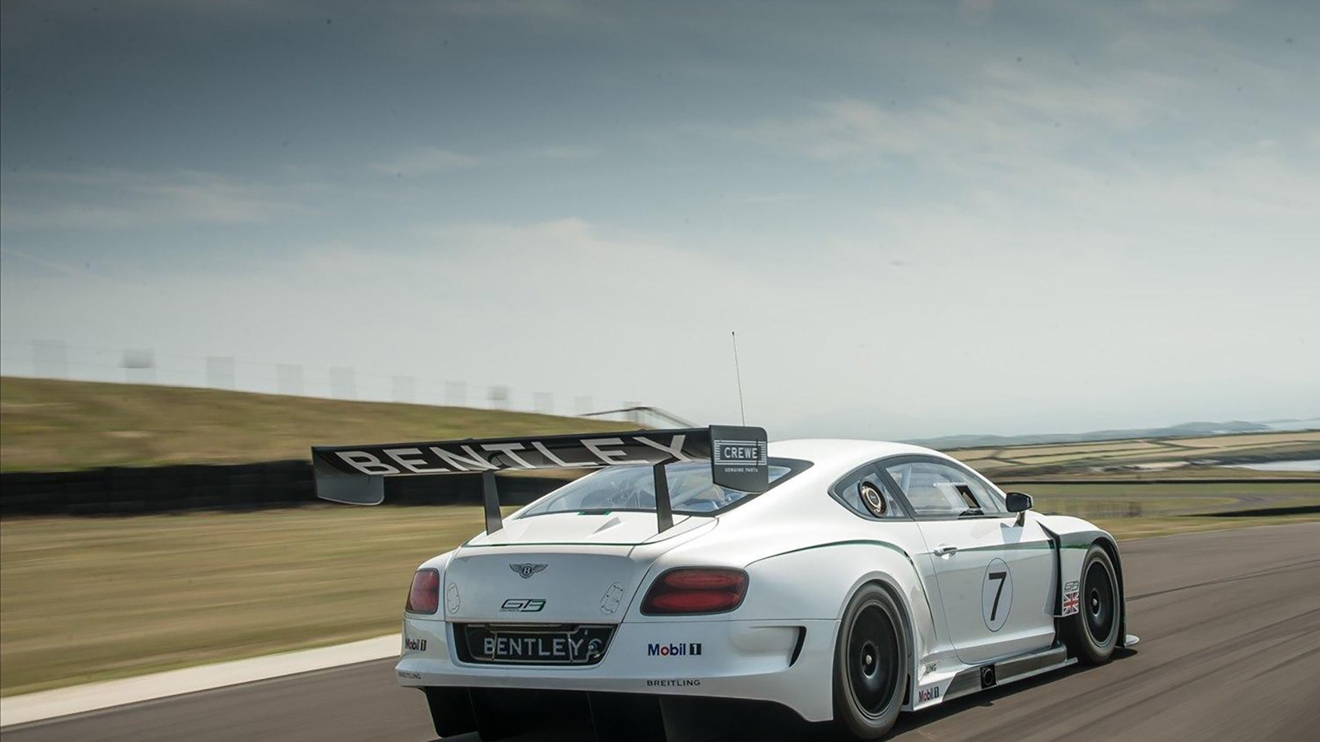 澳大利亚袋鼠队的快速推进常常打乱对手防线，澳大利亚袋鼠问题