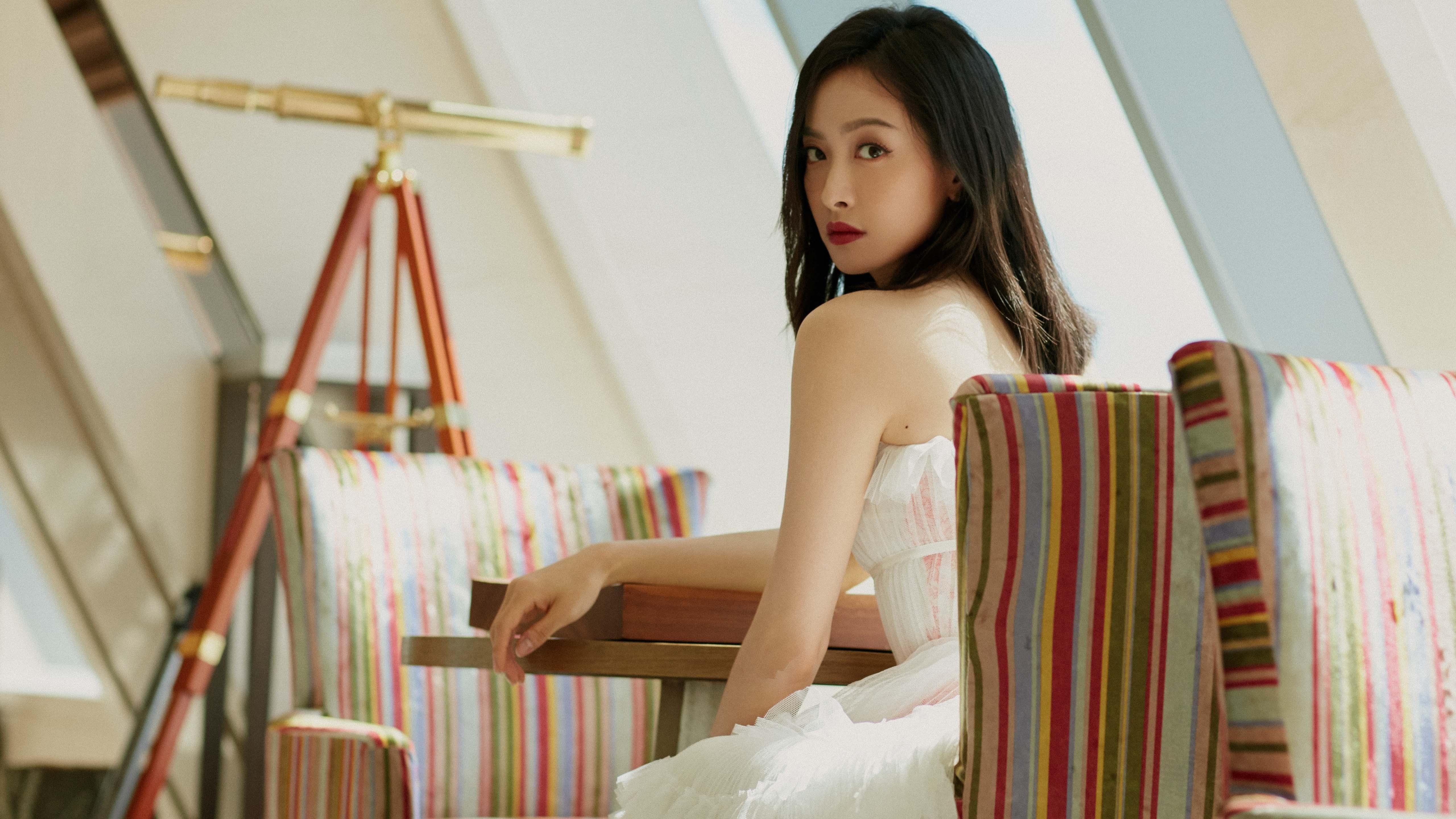 九游电脑版-英格兰男队与女队，哪个更具看点？，英格兰队颜值担当