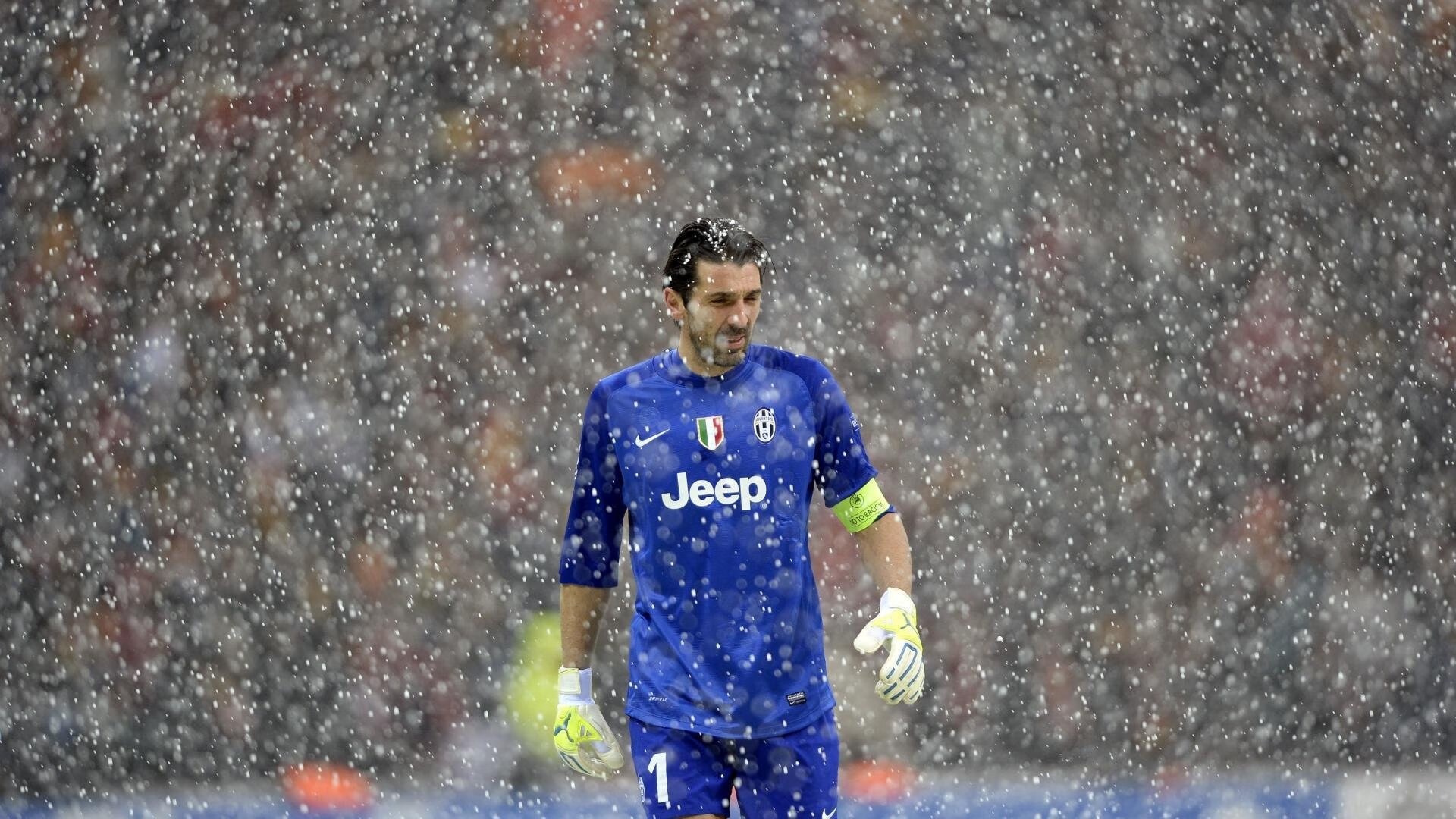 _海底水上漫步：探索海底奇观的运动体验_，海底景观视频